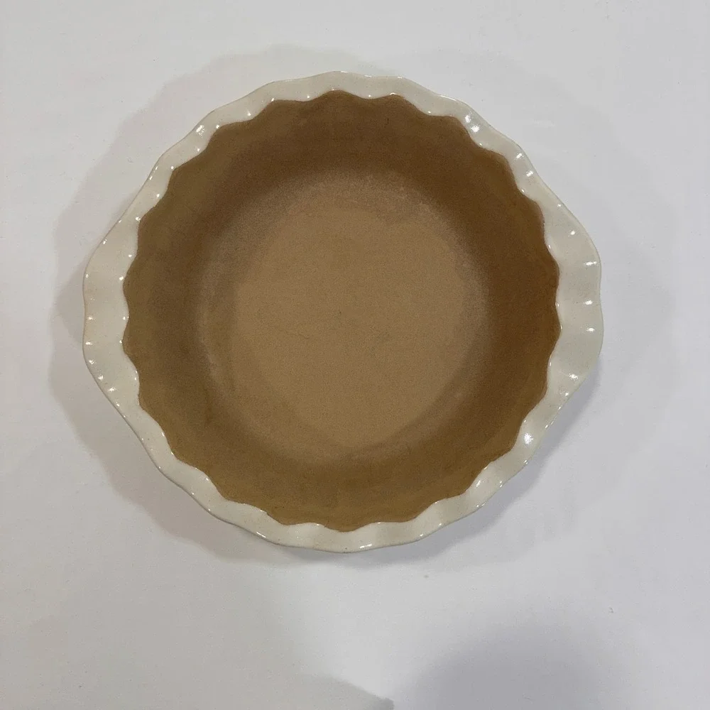 The Pampered Chef Family Heritage Deep Dish Pie Plate 9‎ Inch Cream Scalloped